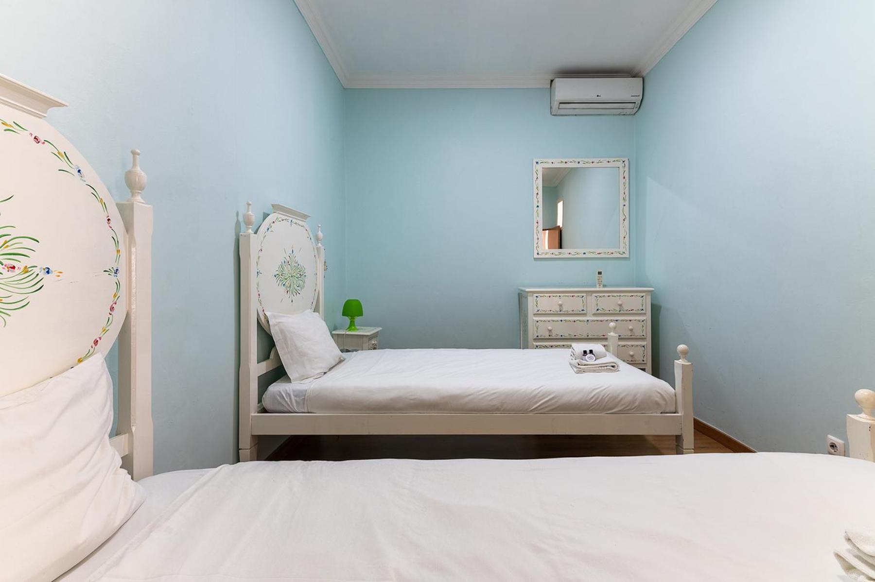 Alfama 2nd Floor Amazing River View * Lissabon